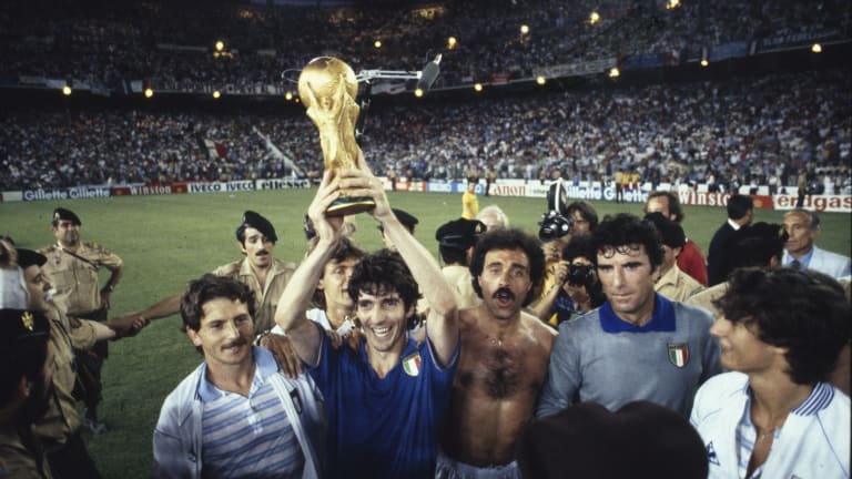 Paolo Rossi, el goleador que llevó al título a Italia, pero no debía haber jugado por una suspensión | TN