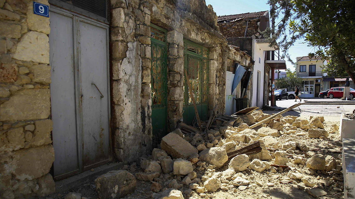 Foto de archivo del terremoto que sacudió Creta el 27 de septiembre. Fuente: Costas Metaxakis / AFP.