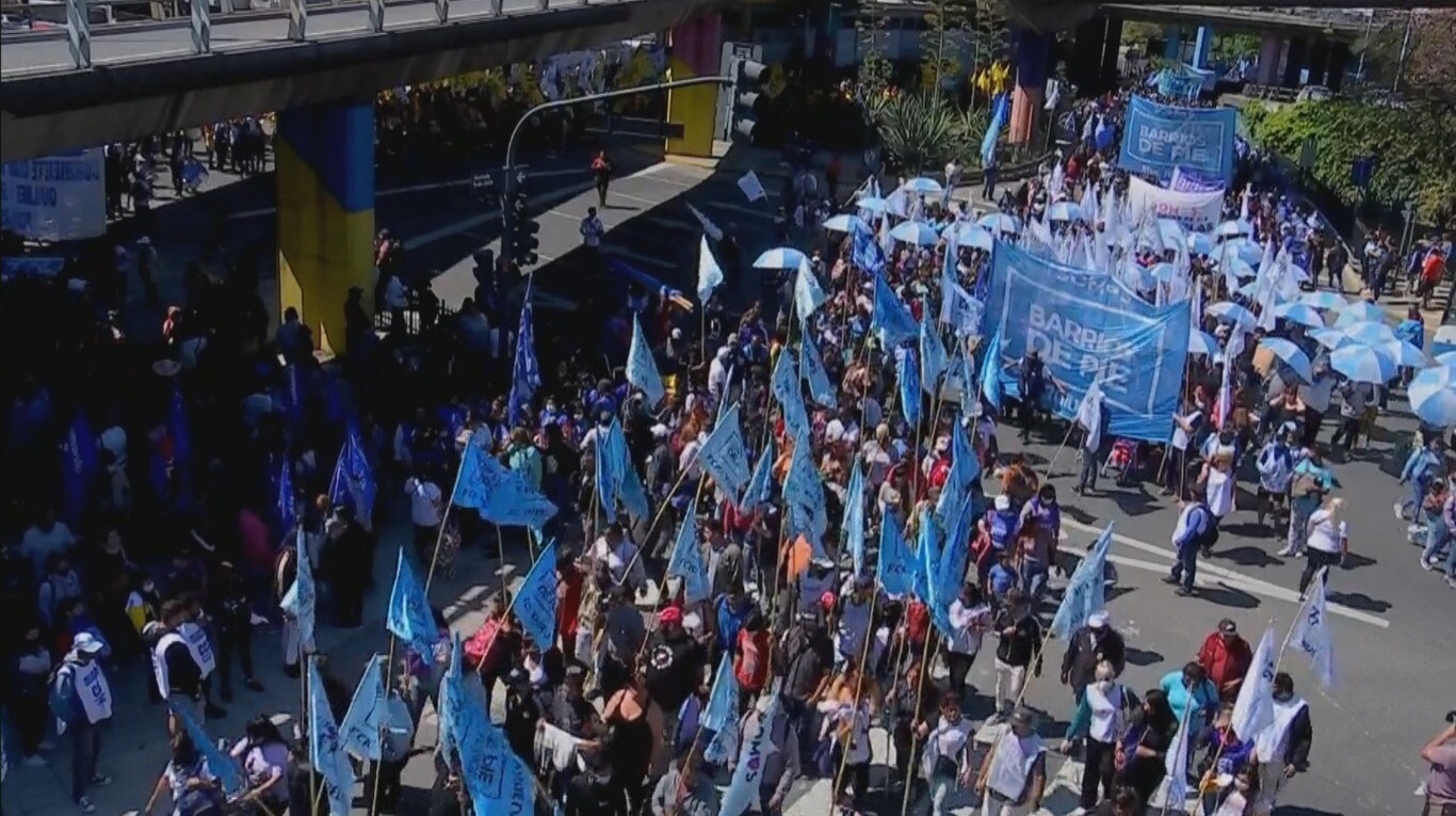 Barrios de Pie es una de las organizaciones sociales que participan de la marcha de la CGT por el Día de la Lealtad (Foto: captura TN).