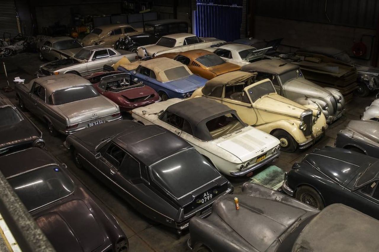 A subasta esta increíble colección de 230 coches clásicos