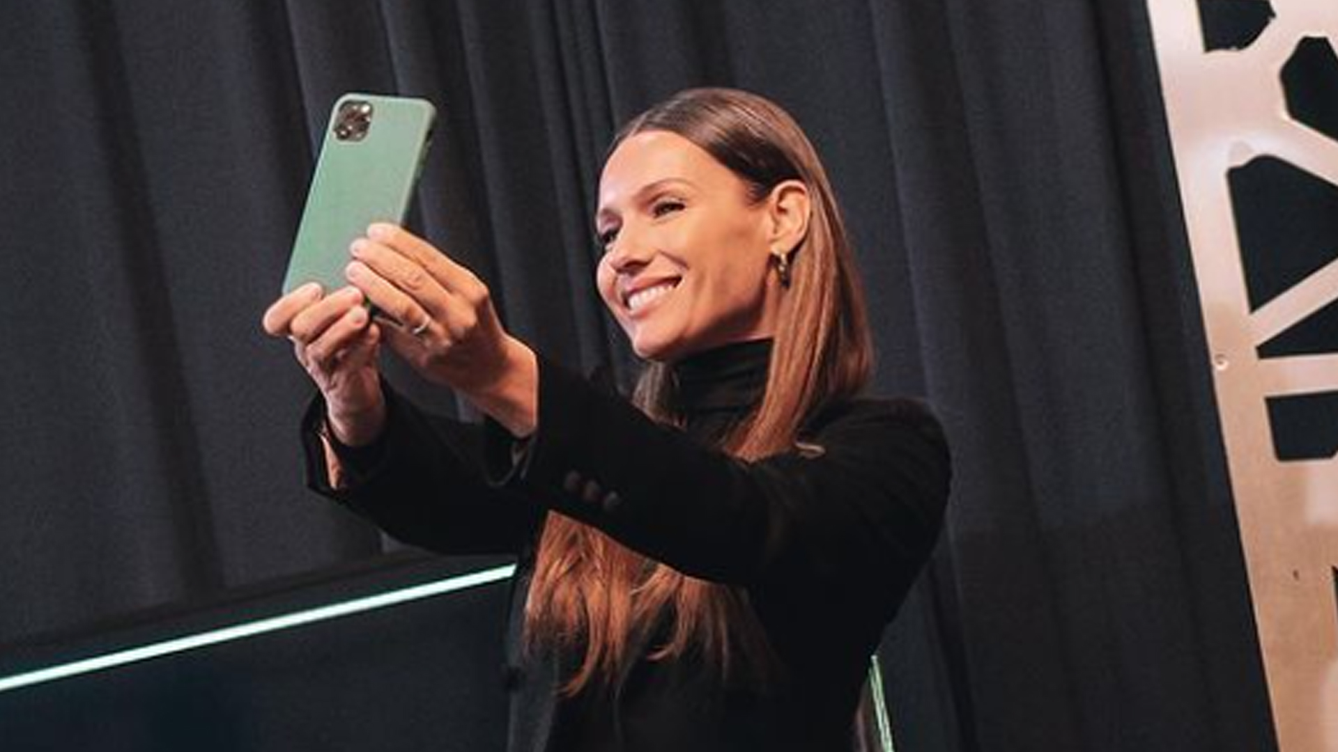 Pampita comió fideos con tuco como una más en El Hotel de los Famosos. Foto: Instagram