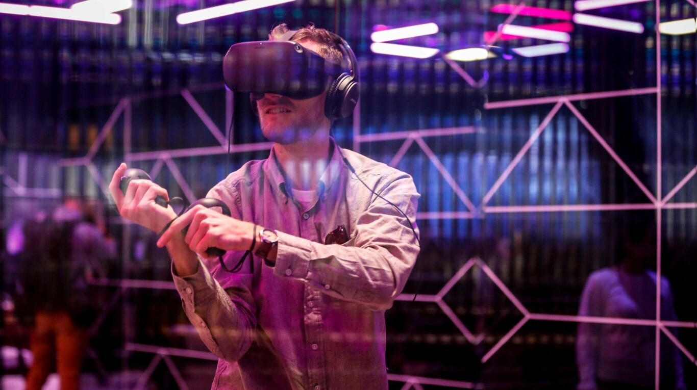 Una muestra de Oculus VR, la plataforma a la que apuesta Facebook para su "metaverso". (Foto: AFP / Amy Osborne)