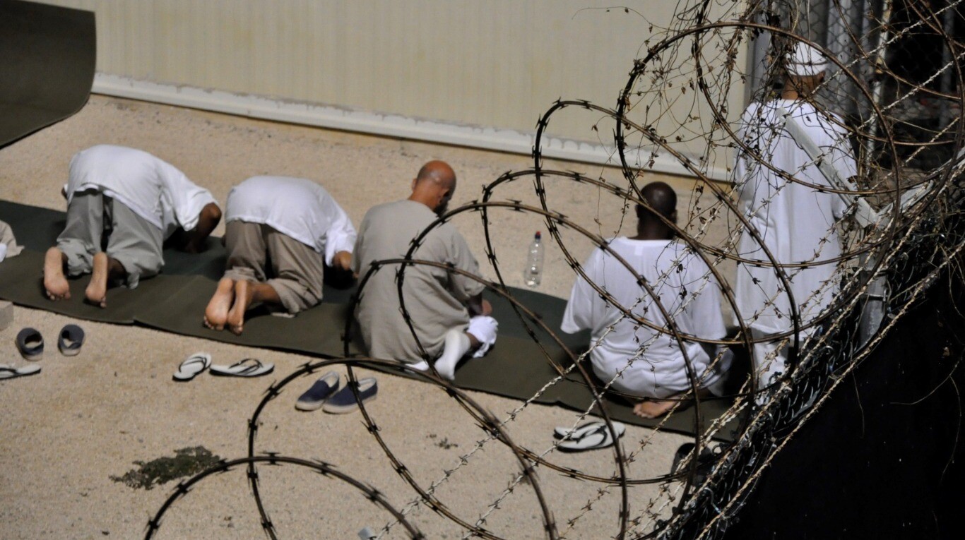 Detenidos en la prisión de la base naval estadounidense de Guantánamo, en Cuba (Foto de archivo: DPA)
