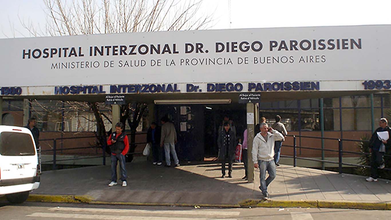 Las víctimas fueron trasladadas al Hospital Diego Paroissien, de La Matanza (Foto: Telam)