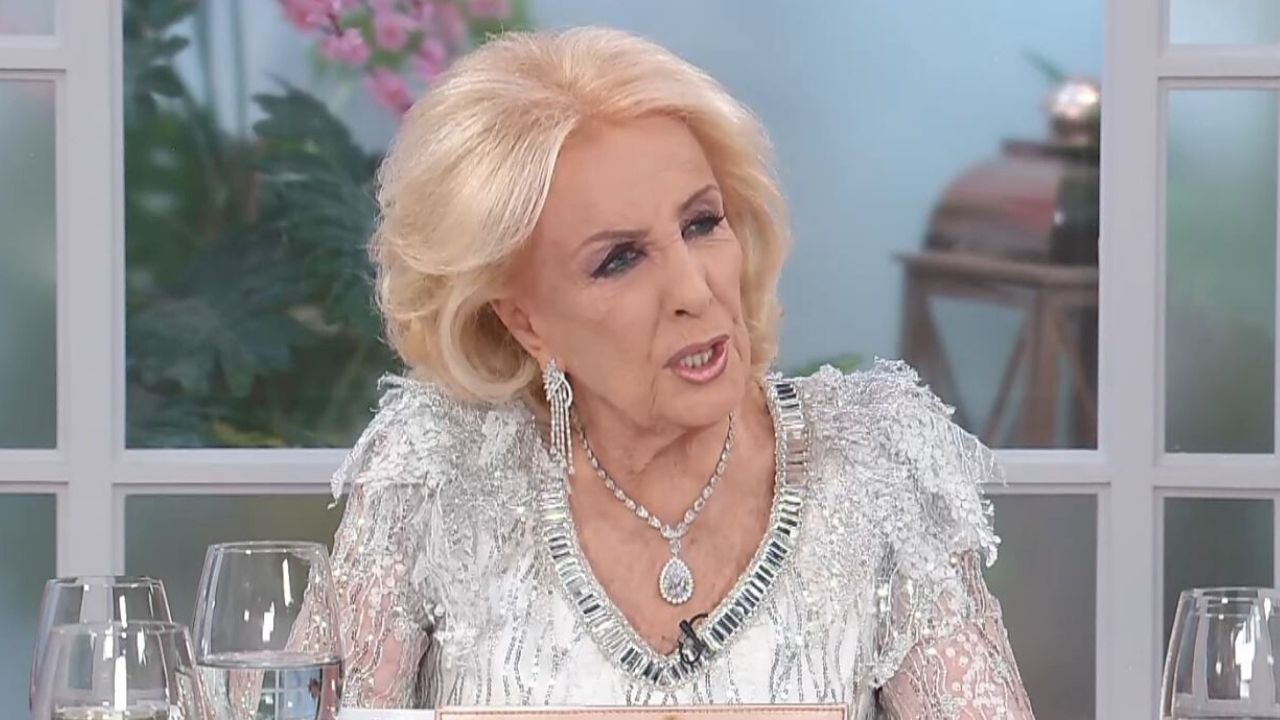 Mirtha Legrand quebrantó a un invitado con una pregunta sobre un familiar: "Mil perdones"