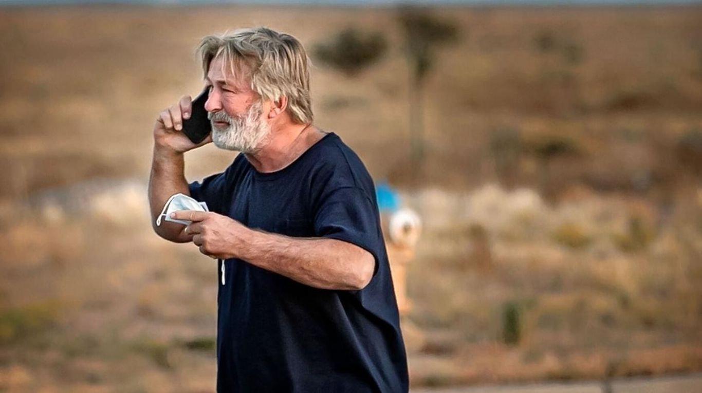 El actor de Hollywood mató accidentalmente a una directora de fotografía durante el rodaje de "Rust". (Foto: Santa Fe New Mexican)