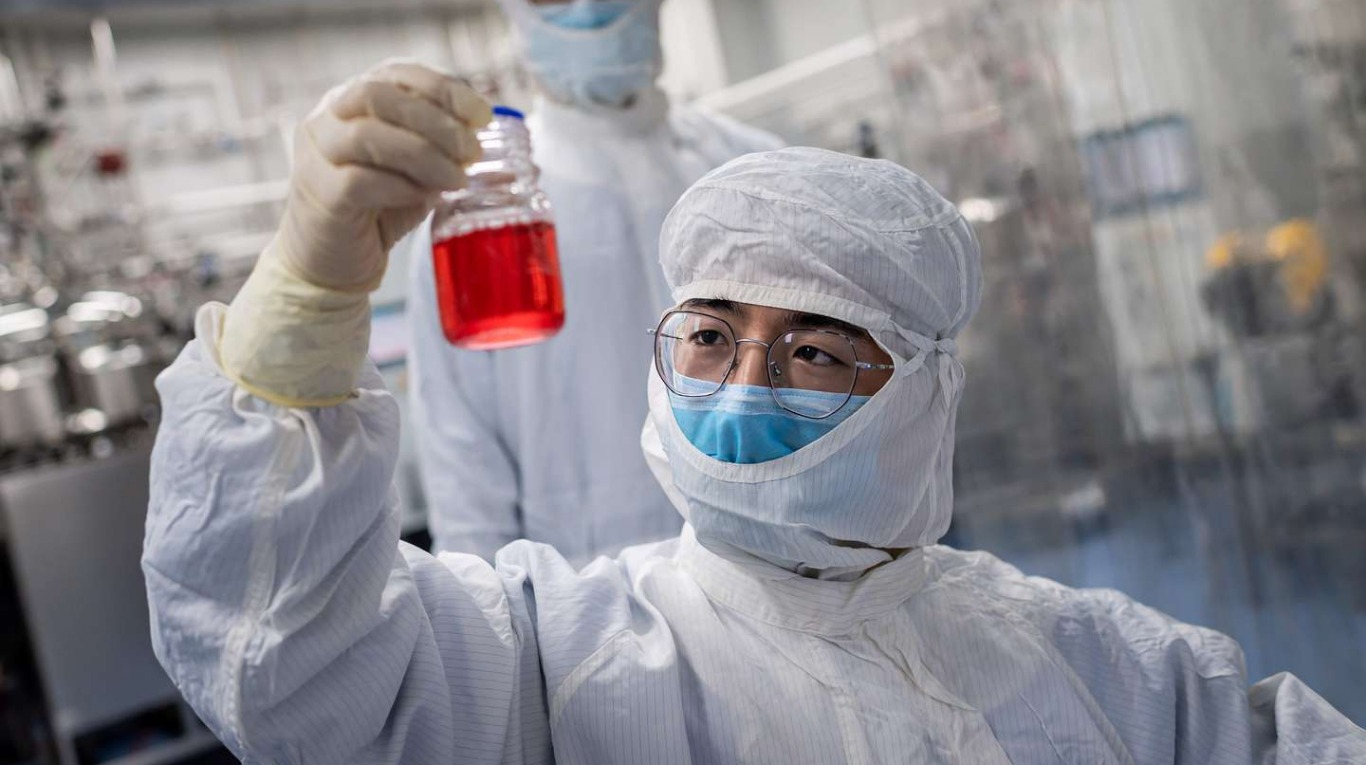 En un primer momento desde la OMS consideraron "improbable" saber si el virus salió del Instituto de Virología de Wuhan. (Foto: AFP)