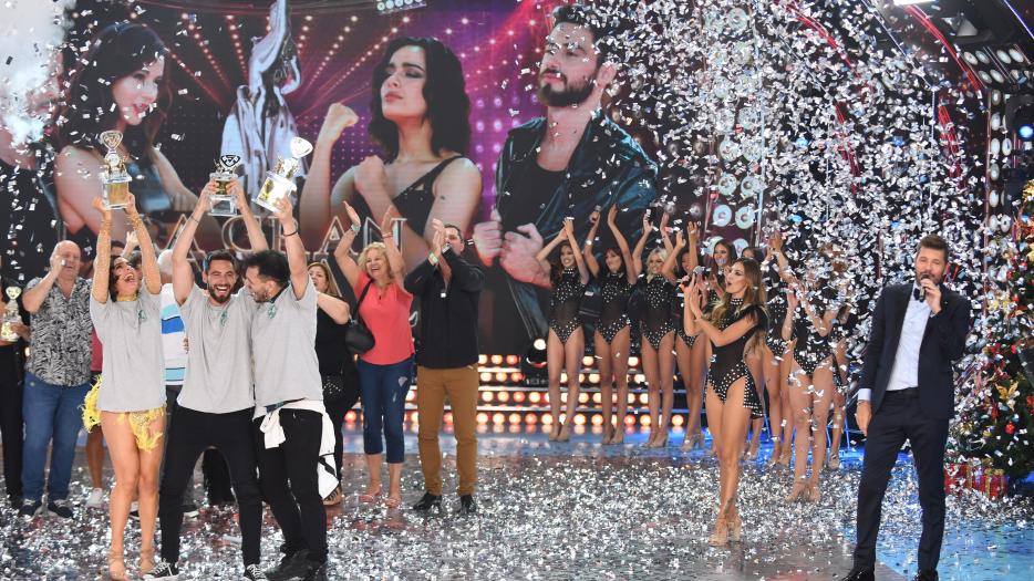 Nico Occhiato y Flor Jazmín levantan la copa del Bailando 