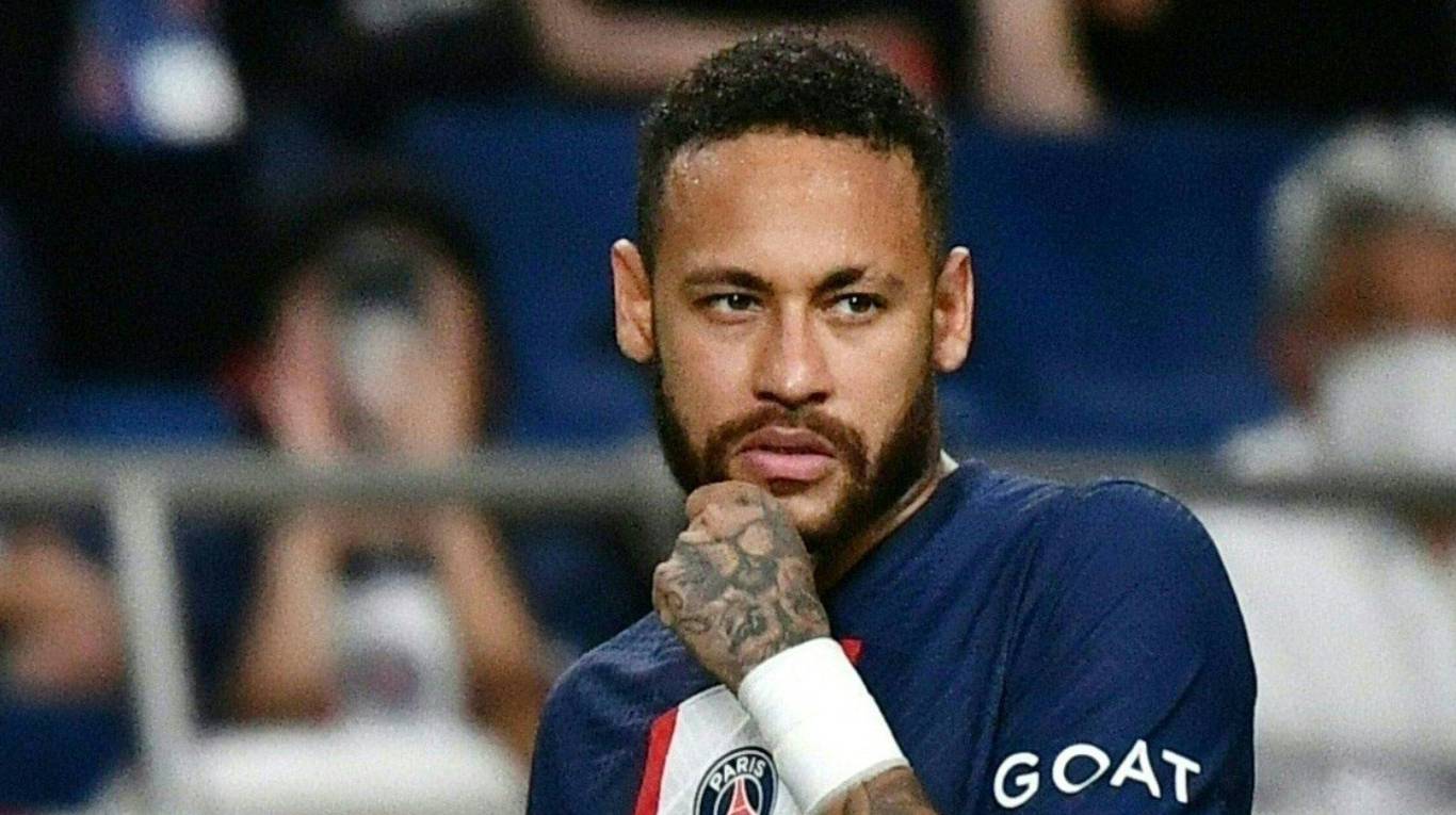 Sin lugar en el PSG, Neymar muda su fútbol a un insólito destino