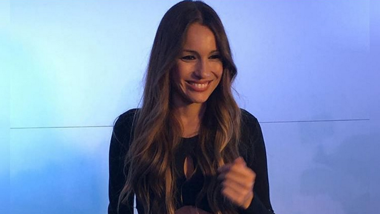 ¡Qué mirada! Pampita se puso hot e incendió Instagram con dos fotos desnuda en la bañera