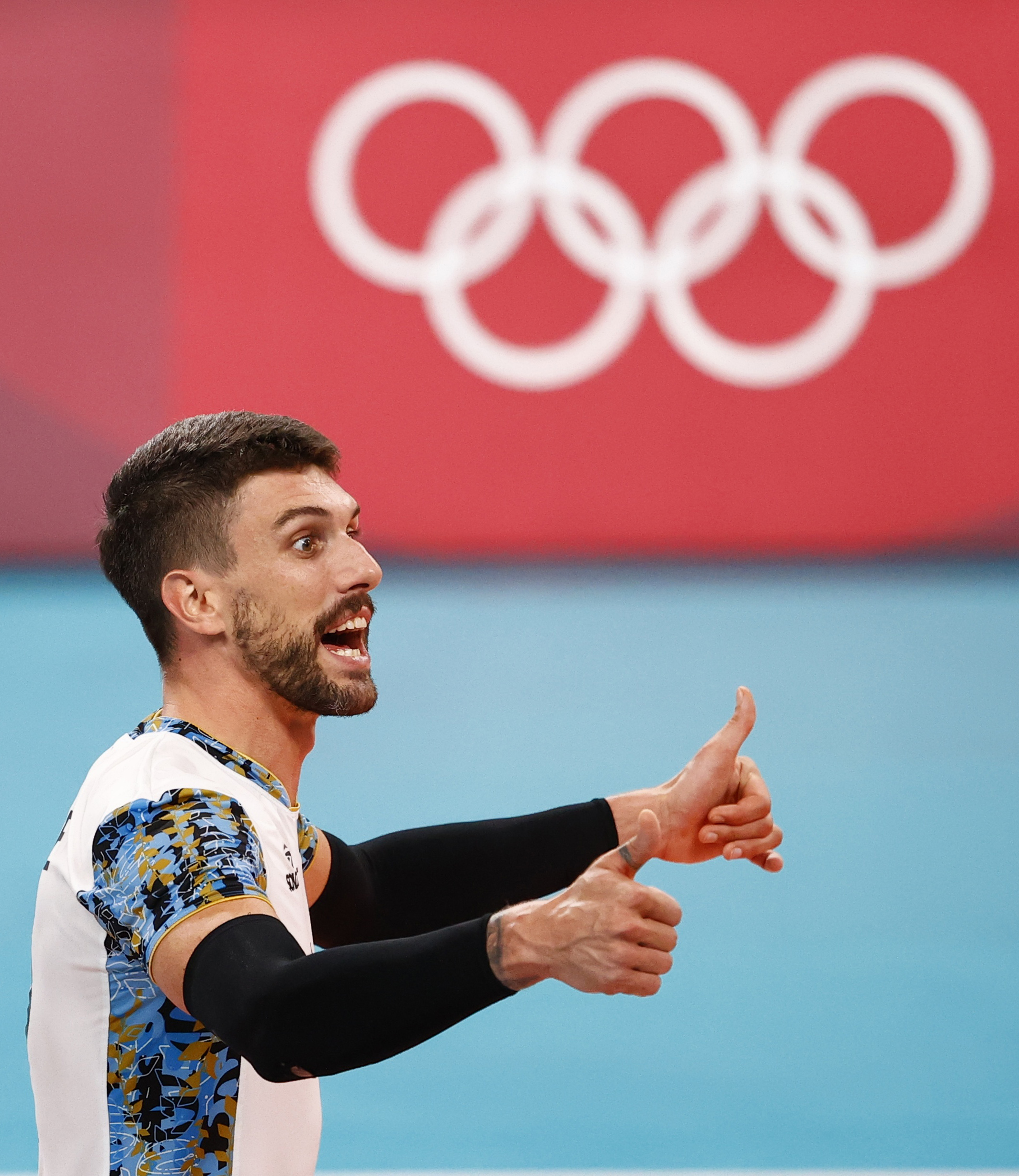 Te Quiero Viejo El Cruce En Vivo Entre Facundo Y Hugo Conte Tras La Epica Victoria Del Voley En Los Juegos Olimpicos Tn