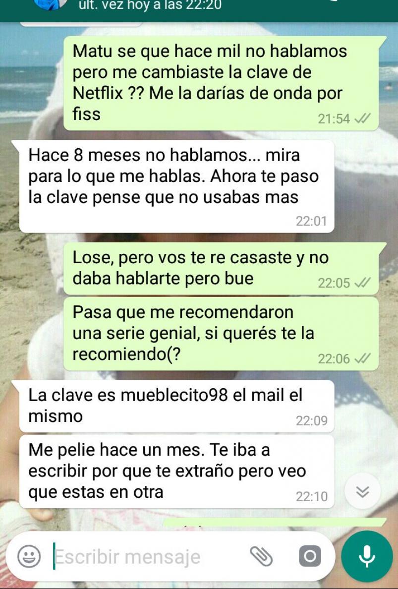 La divertida conversación por WhatsApp entre una expareja | ElDoce