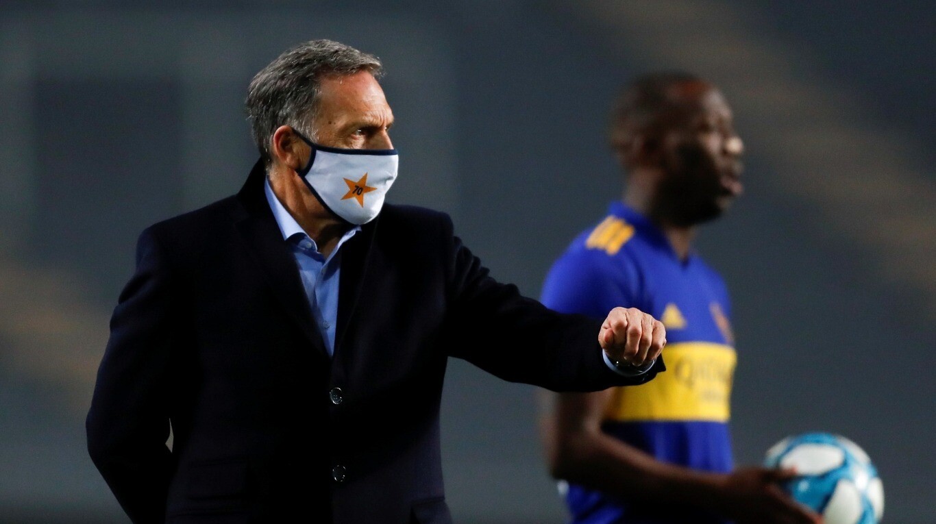 Miguel Russo quedó en el centro de las críticas de los hinchas de Boca. (Foto: EFE)