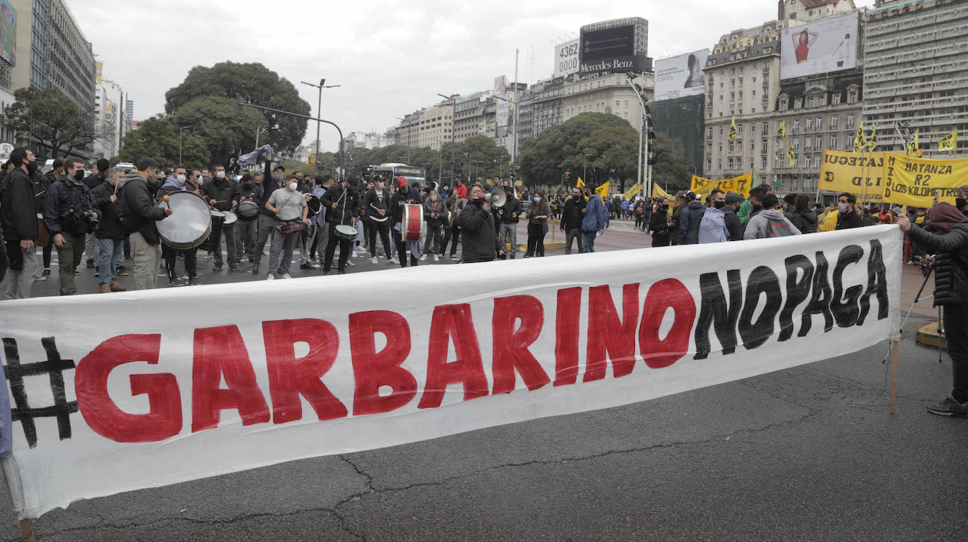 Los trabajadores de Garbarino realizaron varias protestas para reclamar el pago de salarios adeudados. (Foto: Leo Vaca/dl/Télam).