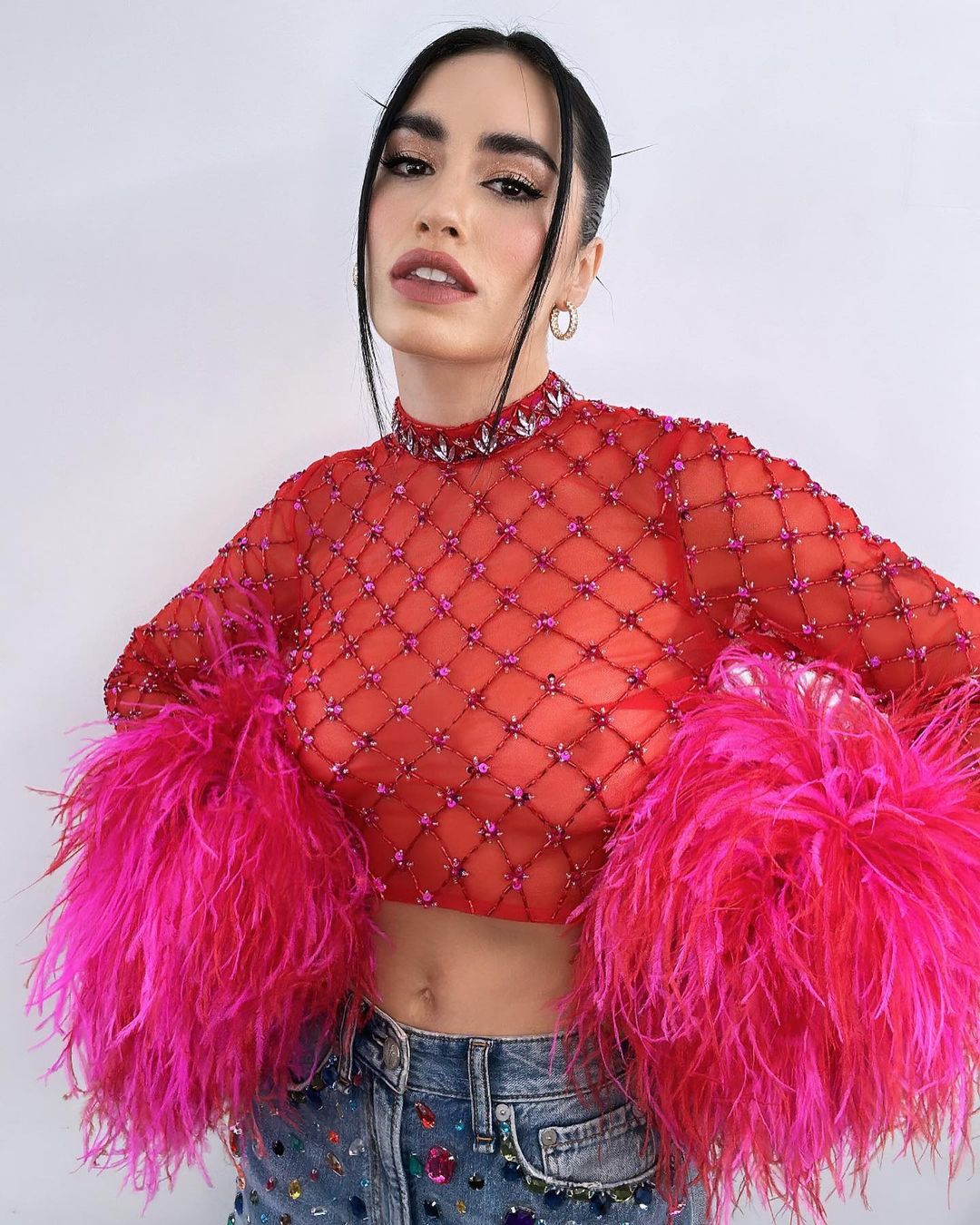 Corset al desnudo y pedrería al extremo: el look de Lali Espósito para el  lanzamiento de su videoclip | TN