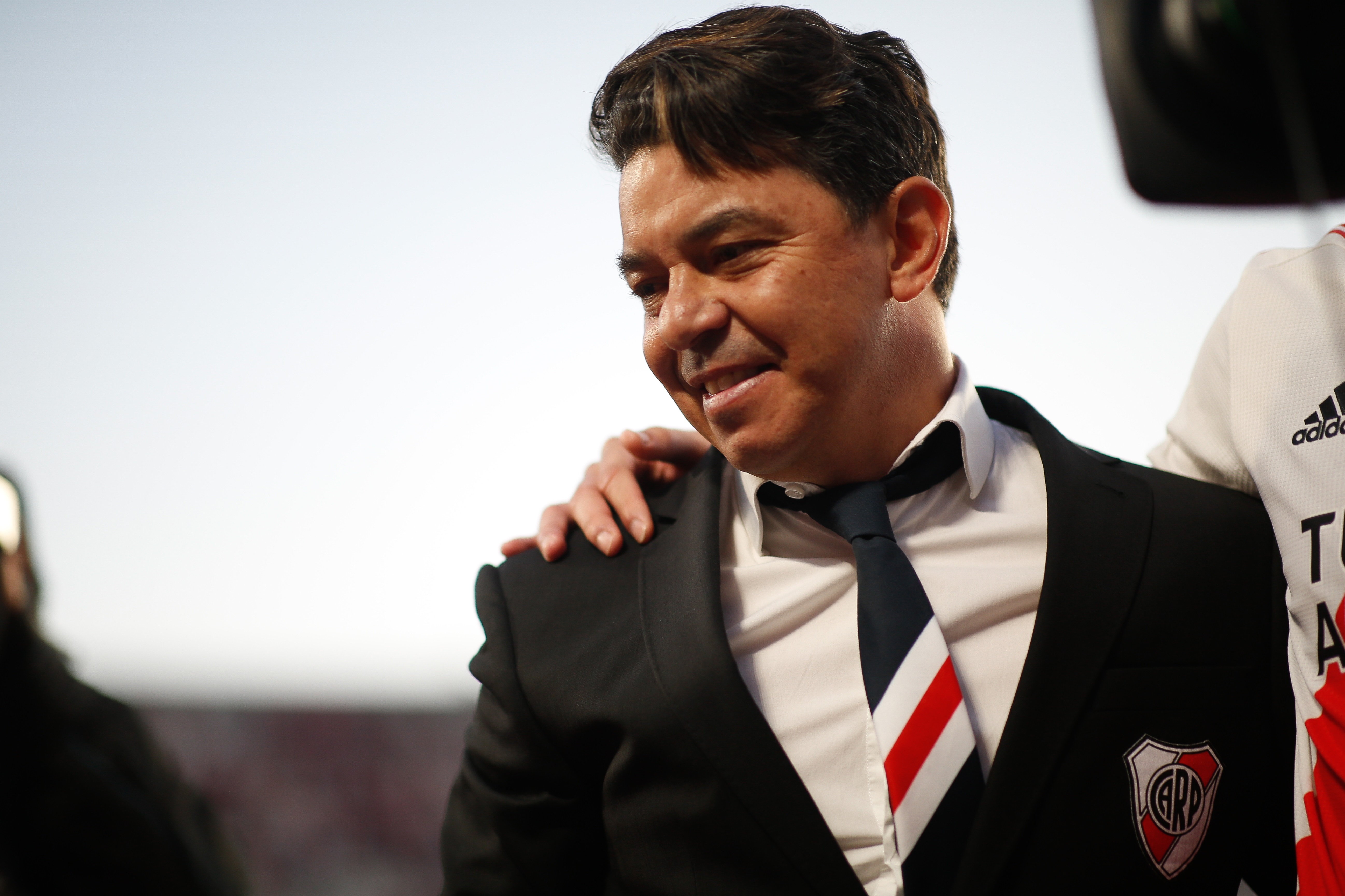 AMDEP488. BUENOS AIRES (ARGENTINA), 03/10/2021.- El entrenador de River Marcelo Gallardo celebra hoy, al final de un partido de la Primera División del fútbol argentino entre River Plate y Boca Juniors en el estadio Monumental en Buenos Aires (Argentina). EFE/Juan Ignacio Roncoroni
