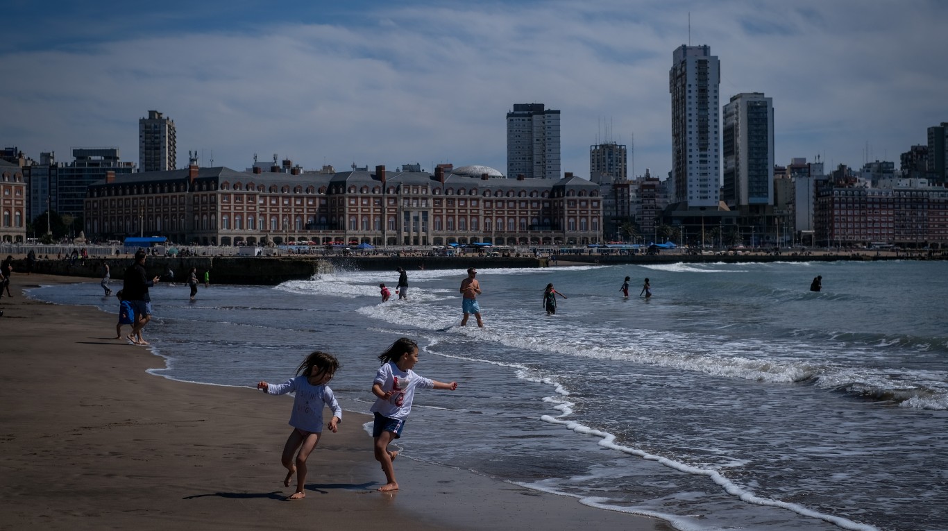 Con buenas proyecciones para las vacaciones de verano, los precios de los alquileres en la Costa Atlántica aumentarán hasta 60% este año (Foto: Diego Izquierdo/Télam)