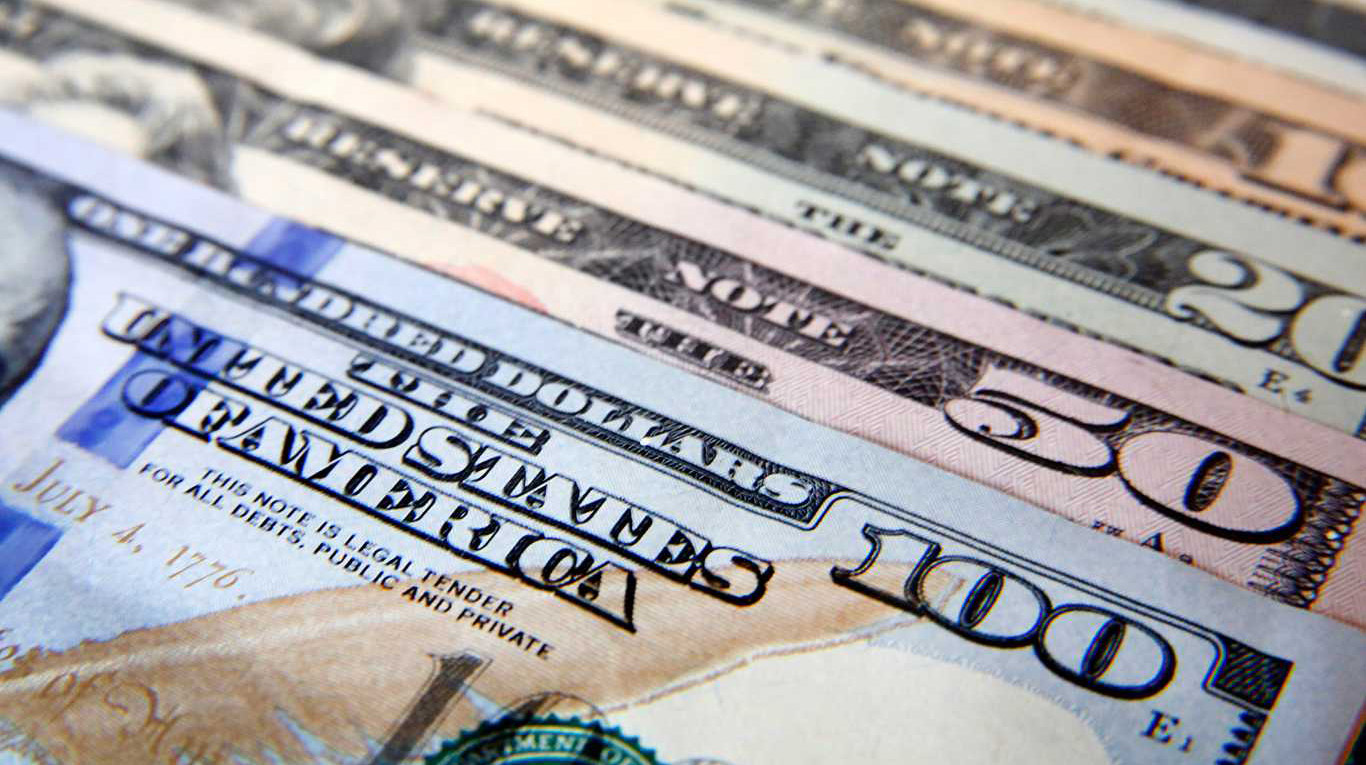 El dólar blue opera encima de $181 y los ahorristas se vuelcan al solidario, aun con las trabas vigentes (Foto: Juan Vargas/NA).
