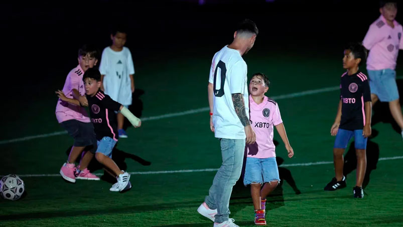 El dibujo en el yeso de Ciro Messi que hizo delirar a los hinchas