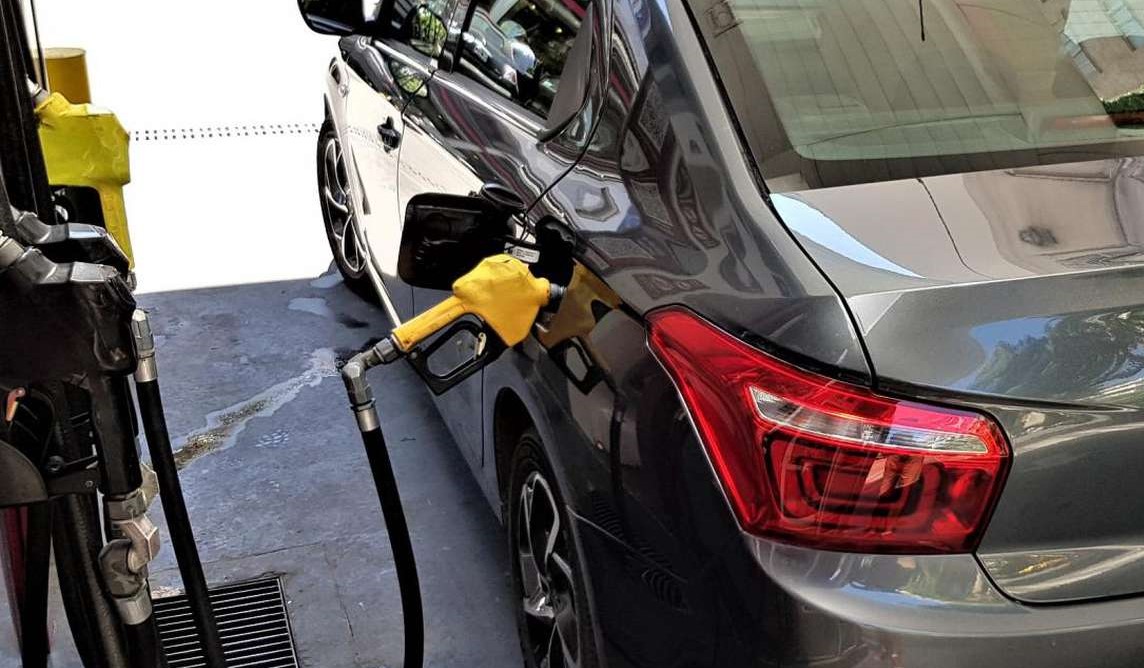 Los autos gastan más combustible de lo que creemos: el dato que reveló una nueva investigación