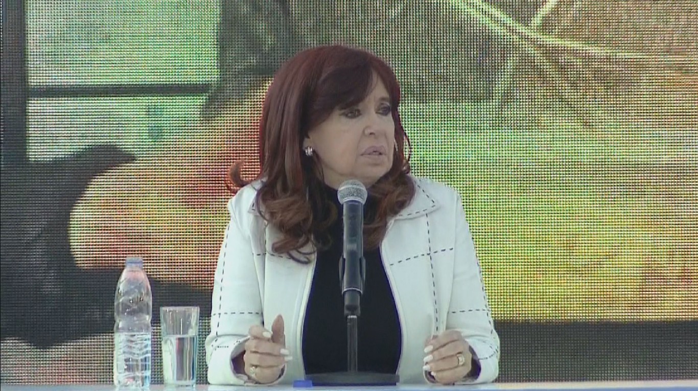 Con referencias a Perón, Cristina Kirchner encabezó un acto de La Cámpora en la previa del 17 de octubre (Foto: Captura TN).