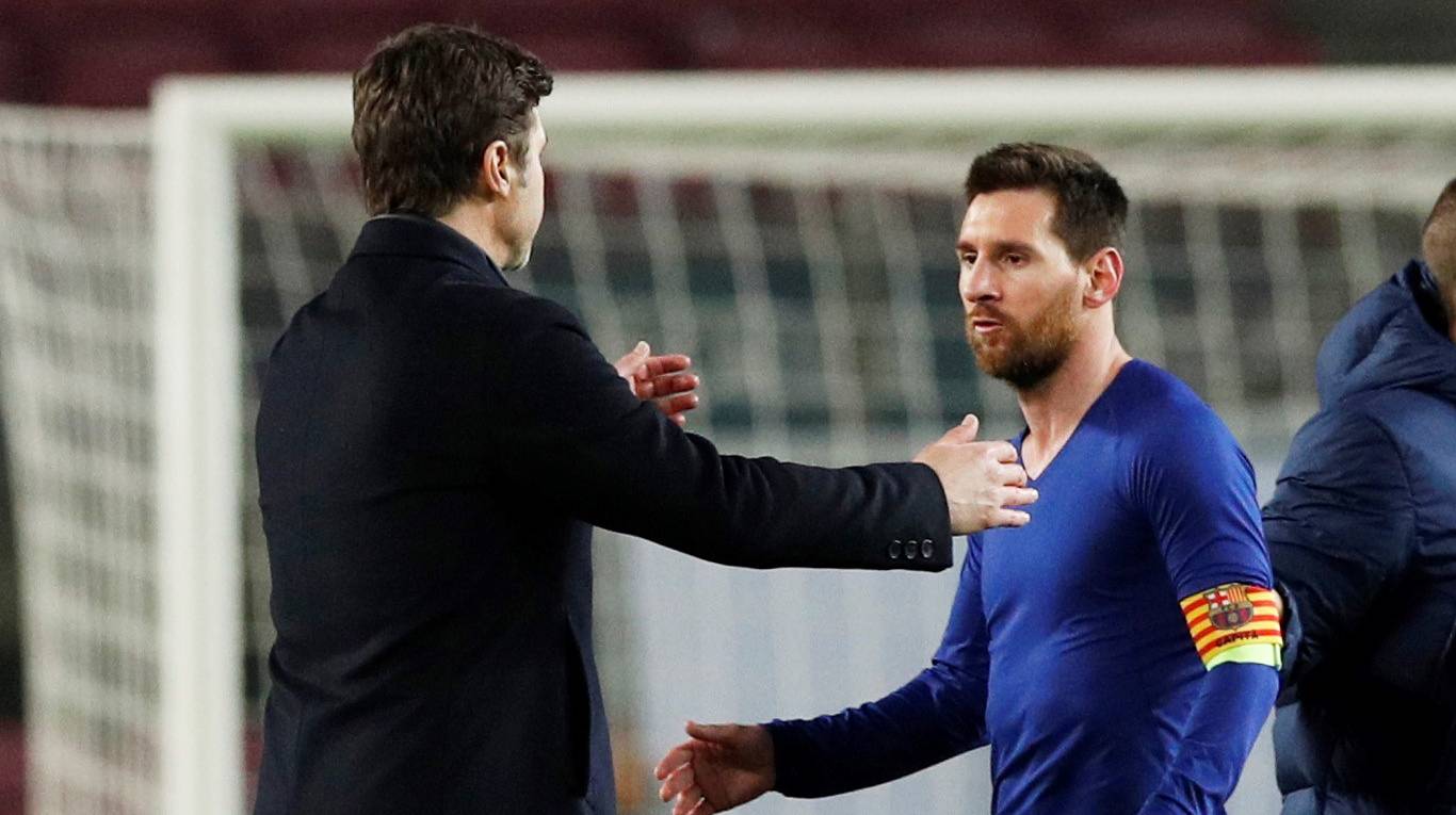 PASADO. Pochettino cuando era DT del Tottenham y Messi todavía el 10 del Barcelona (Foto: AFP).