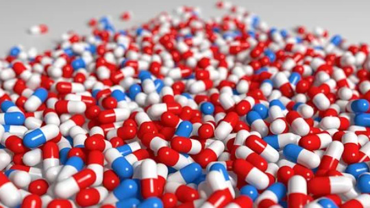 Medicamentos antirretrovirales para tratar el COVID-19. (Foto: Pixabay)