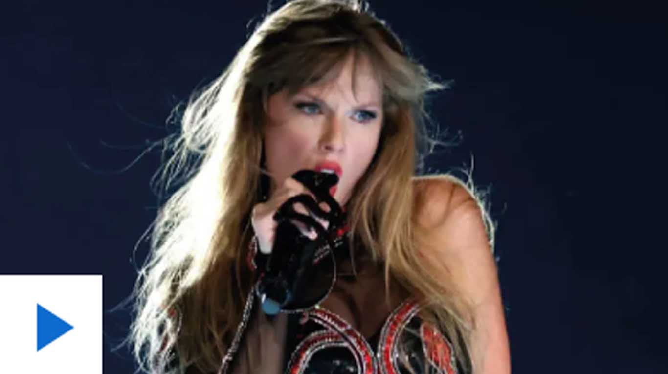 Taylor Swift empezó su gira: 16 cambios de vestuario y un corset de Versace que opacó todos los looks 