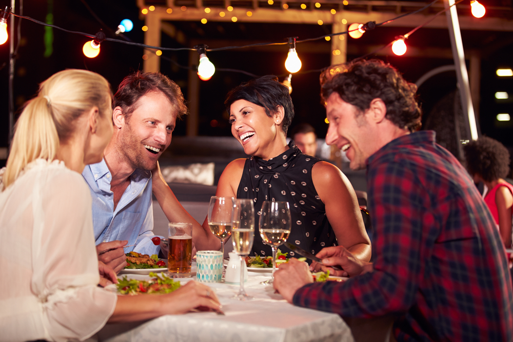 Cenar al aire libre: celebrá la llegada de la primavera en uno de estos 5 restaurantes con mesas afuera