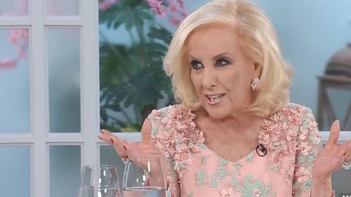 Mirtha se quedó con las ganas de ver a la hija de Cabré.