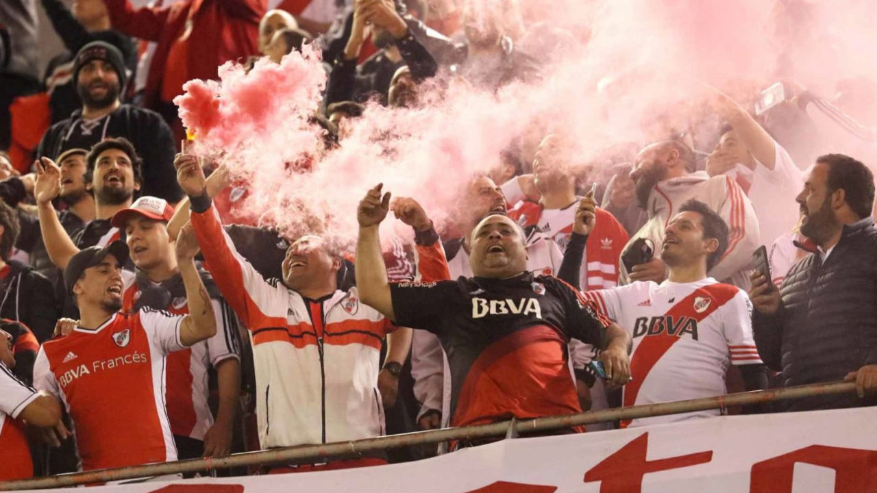 ¡Qué polémica! El hincha menos pensado estaría en la final de la Copa Libertadores entre Boca y River