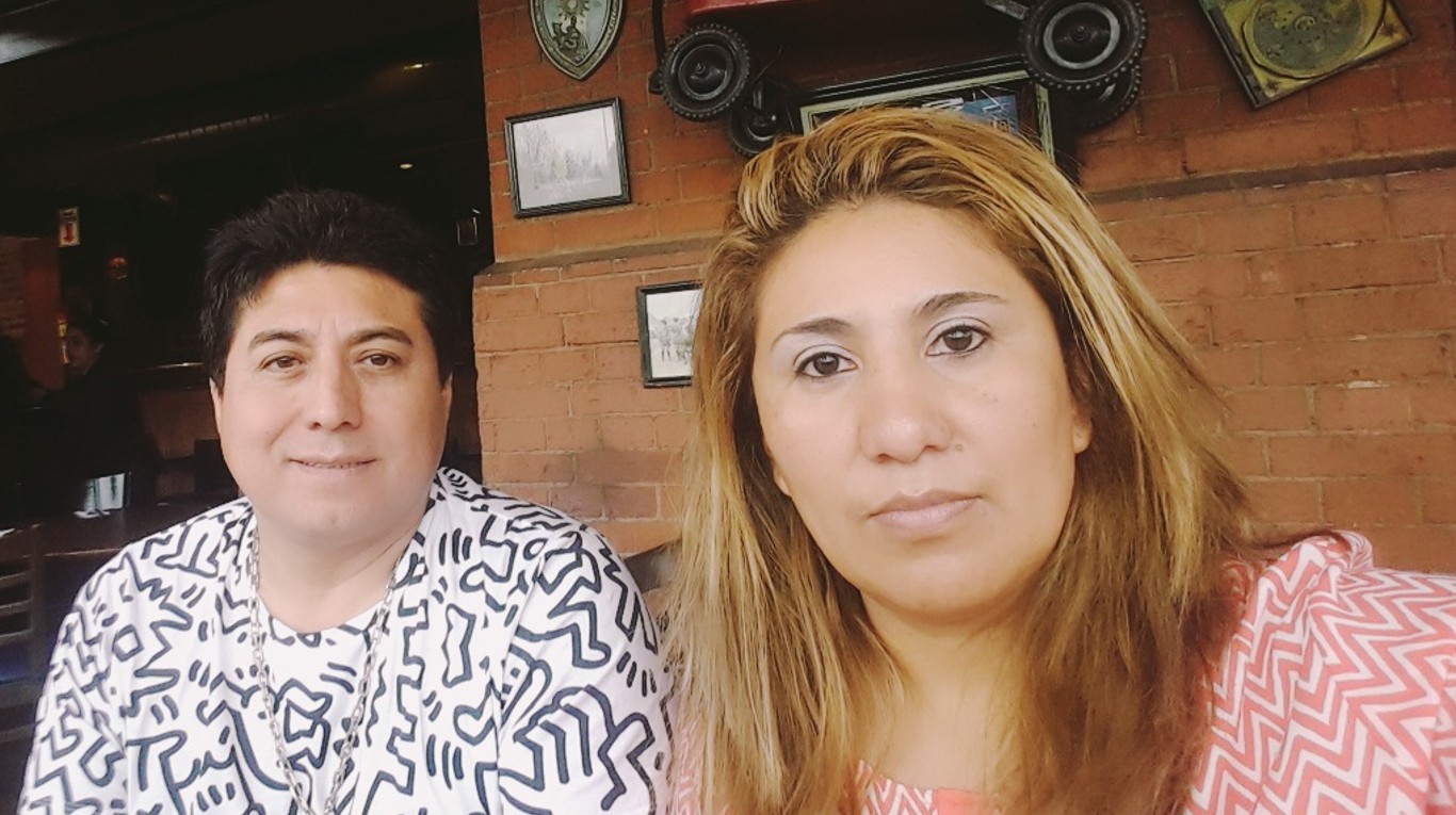 Silvana Salazar junto a Marco Estrada Gonzalés. (Foto: Facebook).