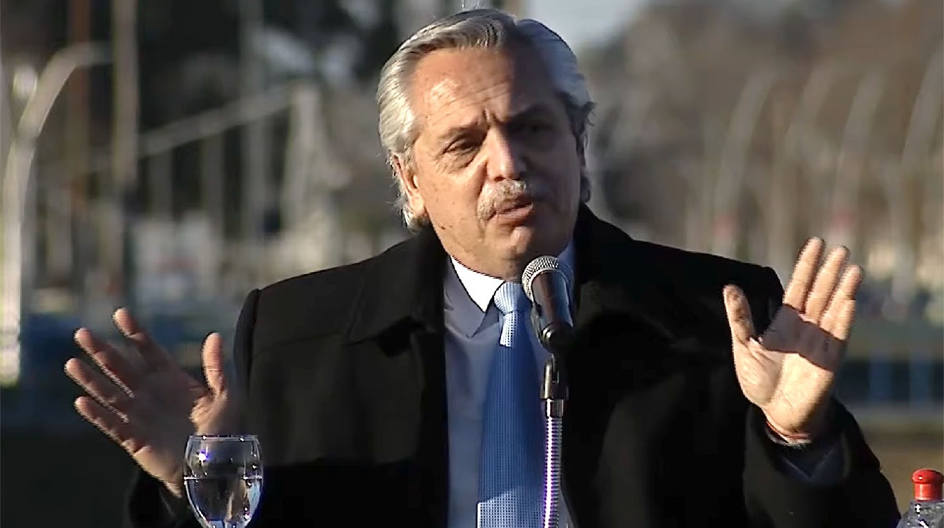 En un acto en Olavarría, el presidente Alberto Fernández habló sobre las fotos de la fiesta en la Quinta de Olivos durante la cuarentena estricta (Foto: NA).