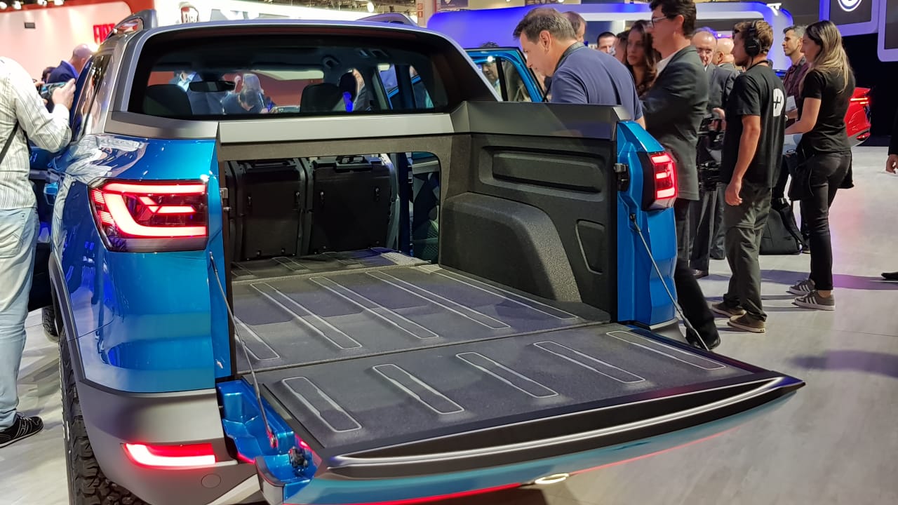 Volkswagen Tarok: la caja del prototipo tiene una abertura especial para aumentar el espacio de carga. Foto: TN Autos.