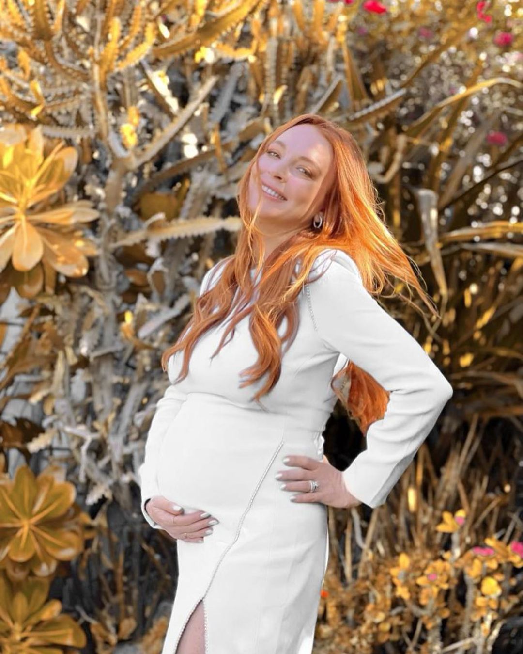 Lindsay Lohan anunció su embarazo y mostró cómo crece su pancita | eltrece