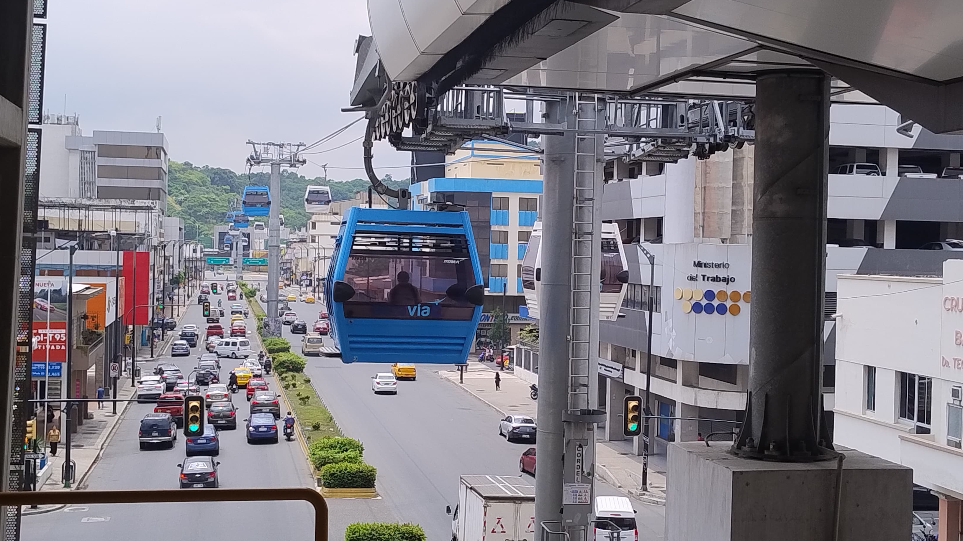 ¡Viaje en el AIRE! El Doce cruzó de Guayaquil a Durán en la aerovía que  conecta las ciudades de Ecuador | ElDoce