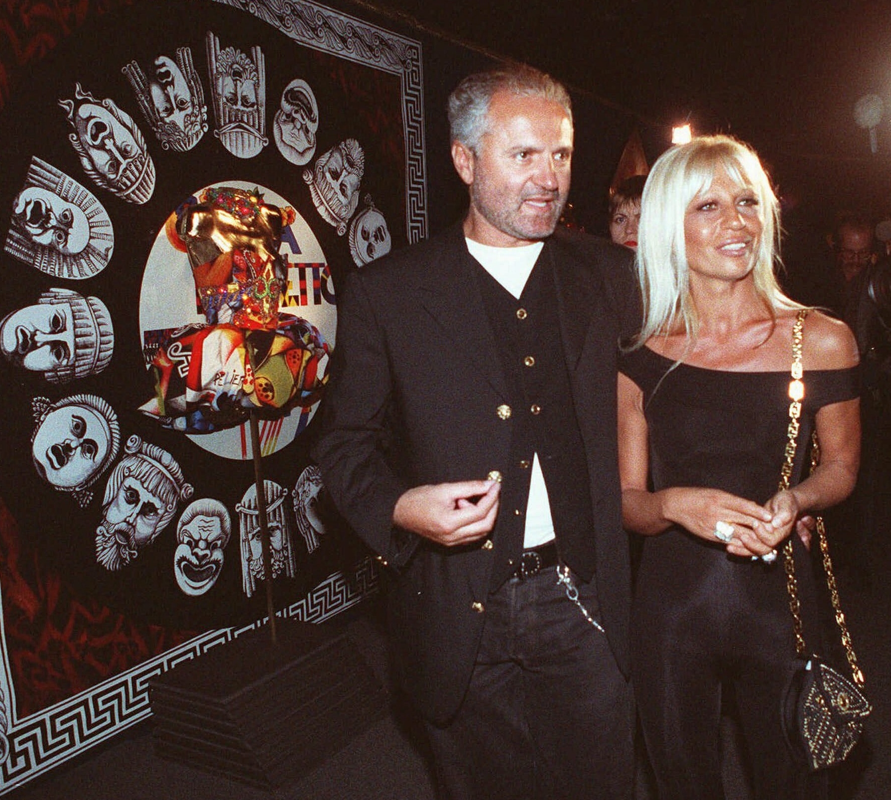 Murió el diseñador Antonio D'Amico, viudo de Gianni Versace y su gran amor  | TN