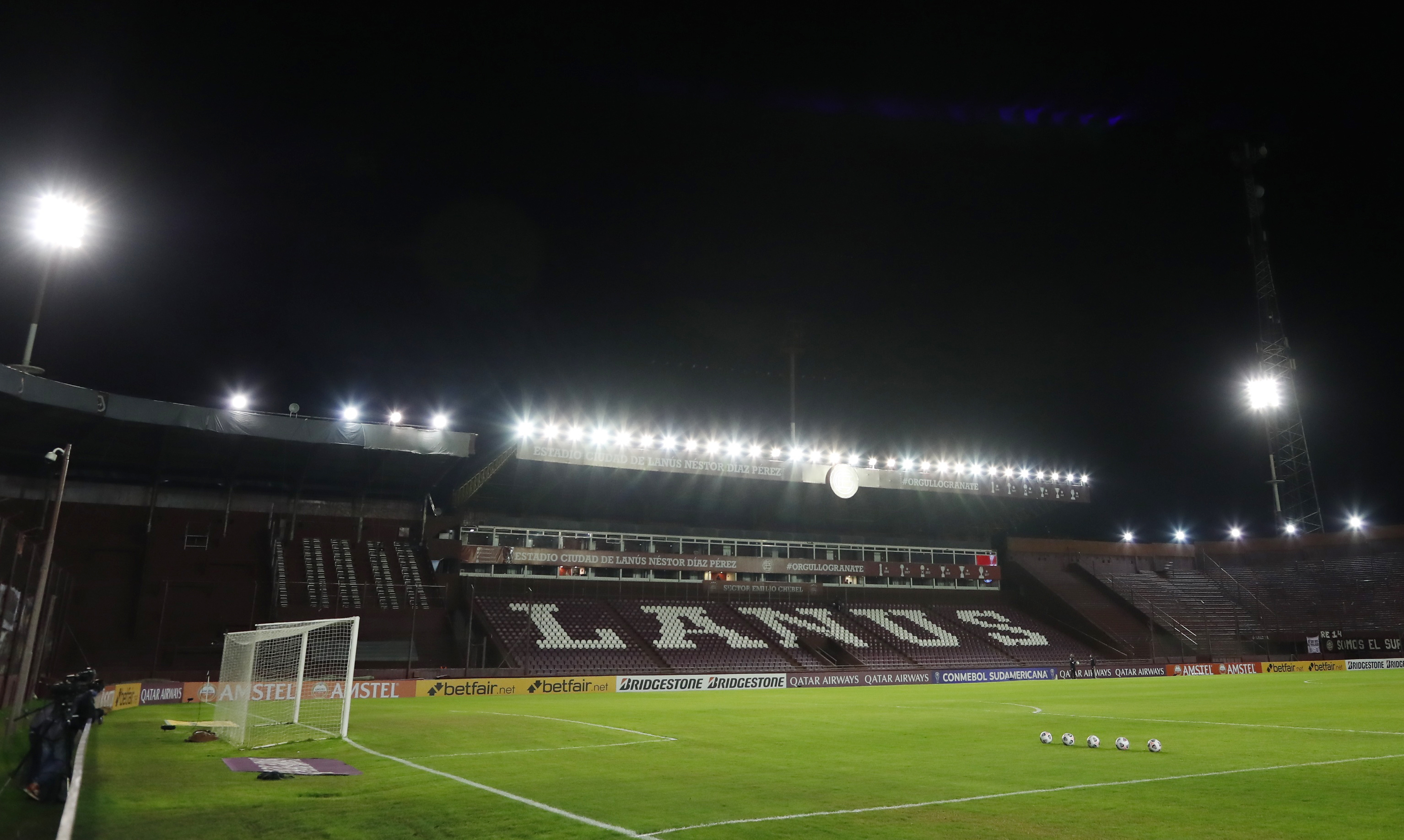 El presidente de Lanús pidió que vuelvan los hinchas en “todos los  partidos” y con el “100% de la capacidad” de los estadios | TN