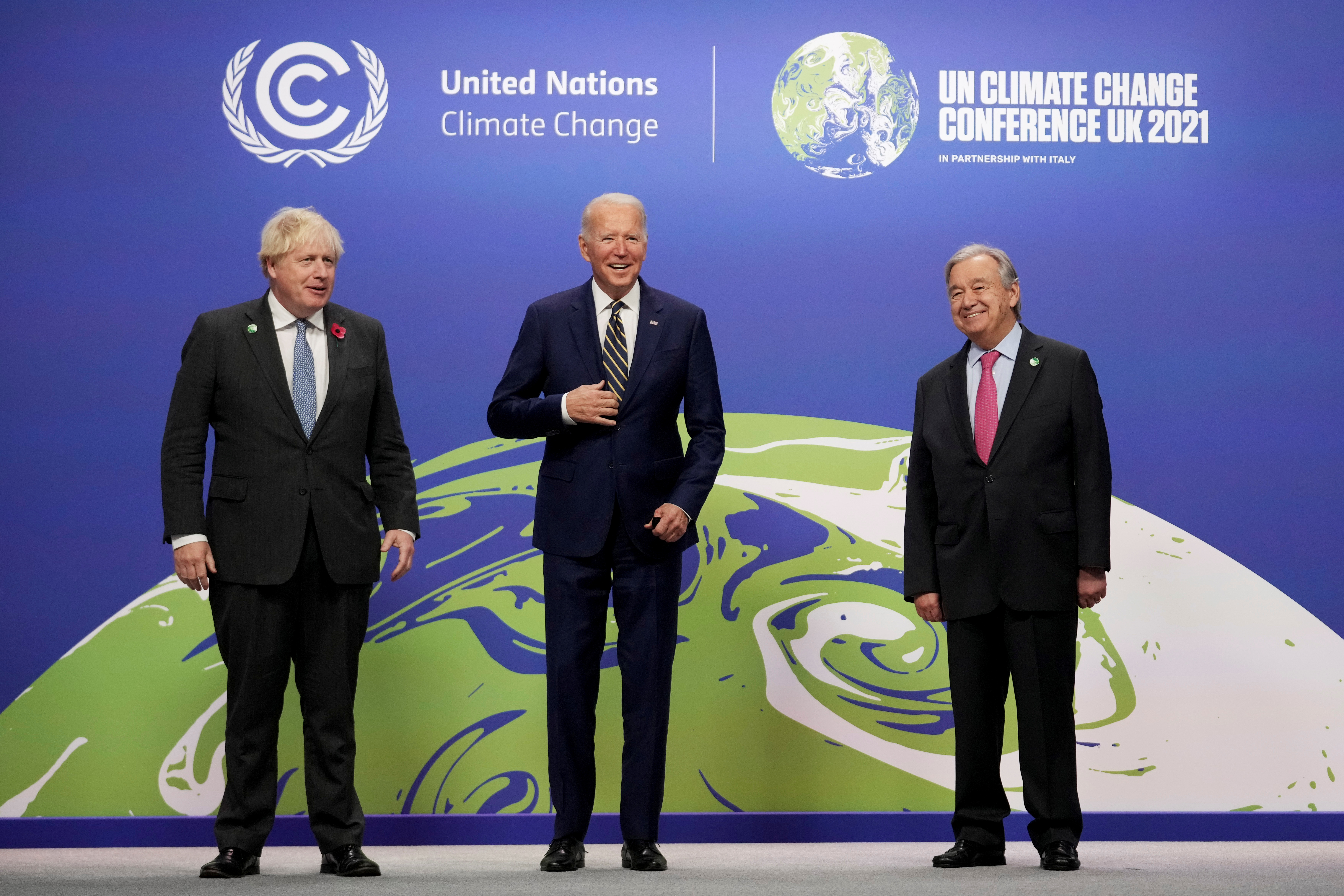 Boris Johnson junto a su par de Estados Unidos Joe Biden y el secretario de Naciones Unidas  Antonio Guterres. Fuente. Christopher Furlong/Pool via REUTERS