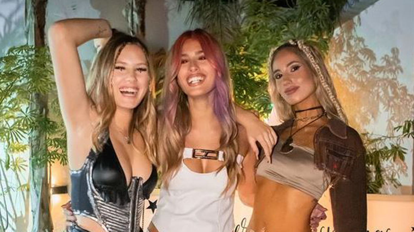 Cami Camarda y Lola Poggio: las hermanas de Julieta Poggio también son  fanáticas de las microbikinis | TN