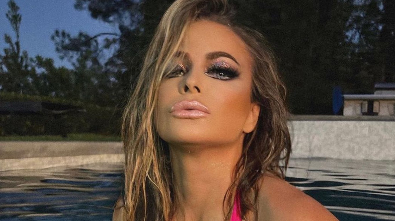 A los 51 años, Carmen Electra vende imágenes FETICHISTAS para llegar a fin  de mes | TN