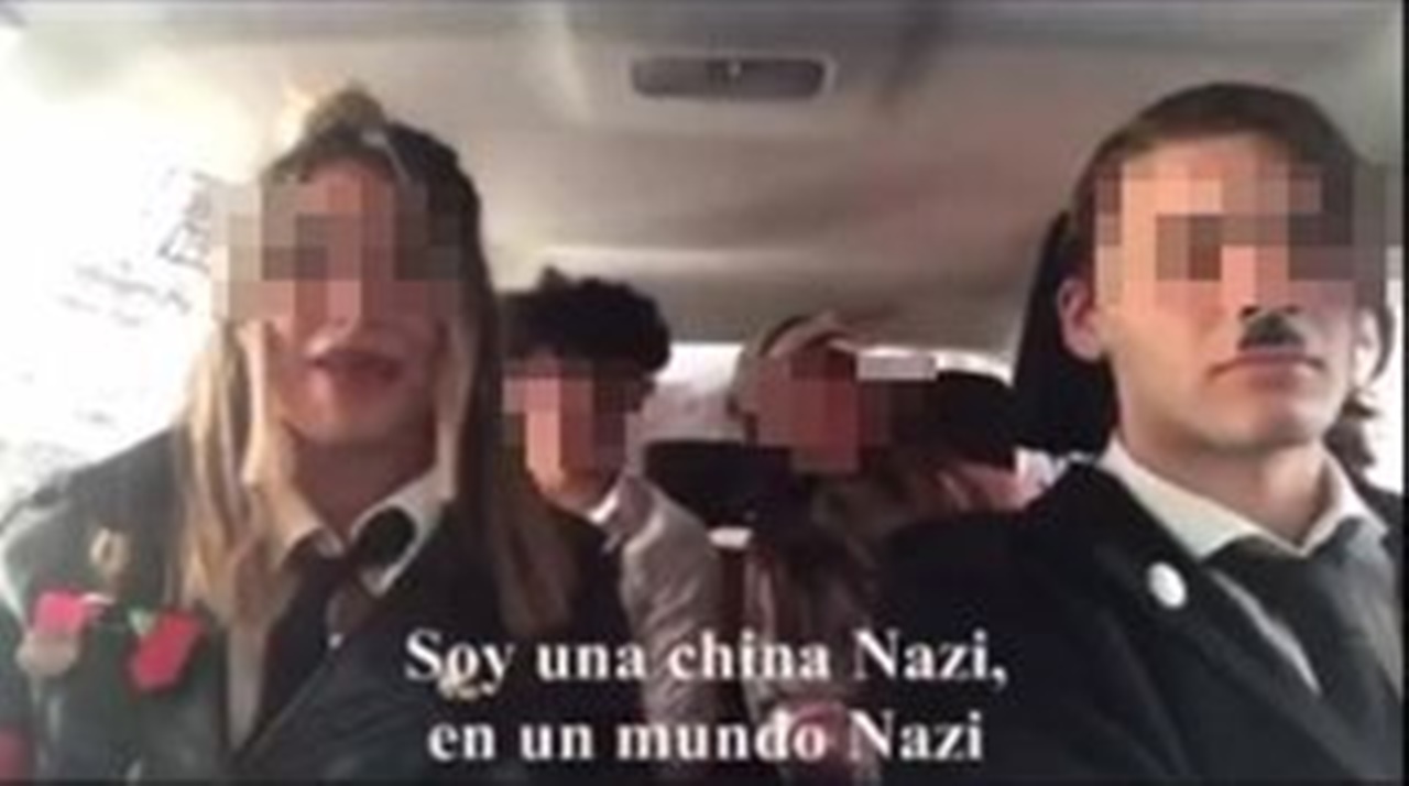 Parodia nazi en un colegio de San Juan