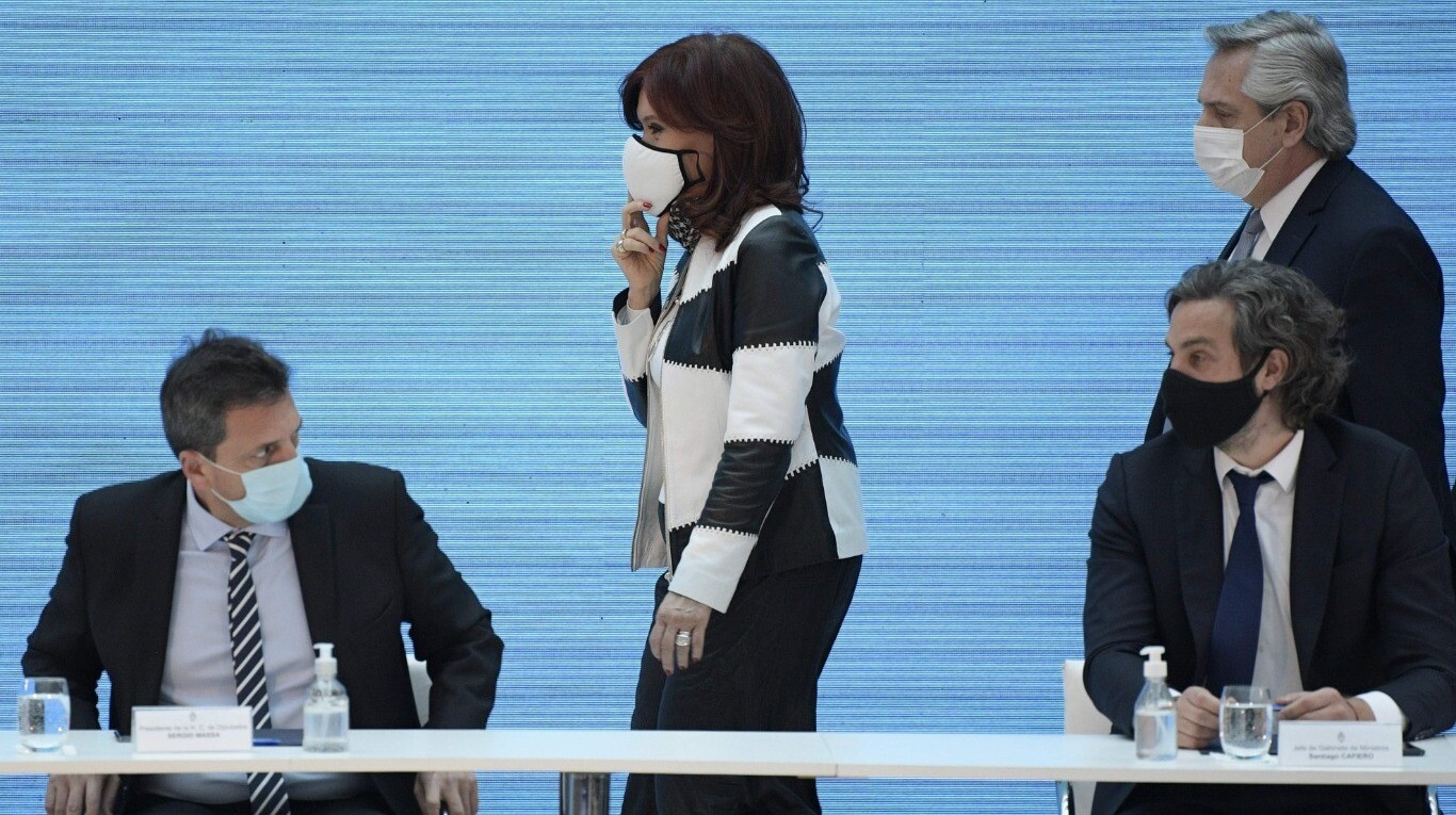 Sergio Massa, Cristina Kirchner, Santiago Cafiero y Alberto Fernández en el anuncio de reestructuración de la deuda (Foto: AFP - Juan Mabromata).