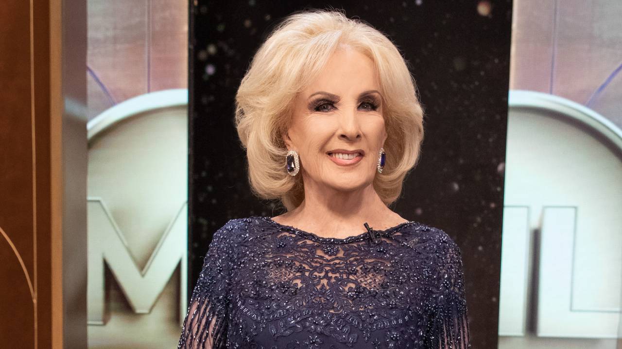 Mirtha Legrand lució un impecable vestido con cristales en La Noche de Mirtha. Foto: eltrece