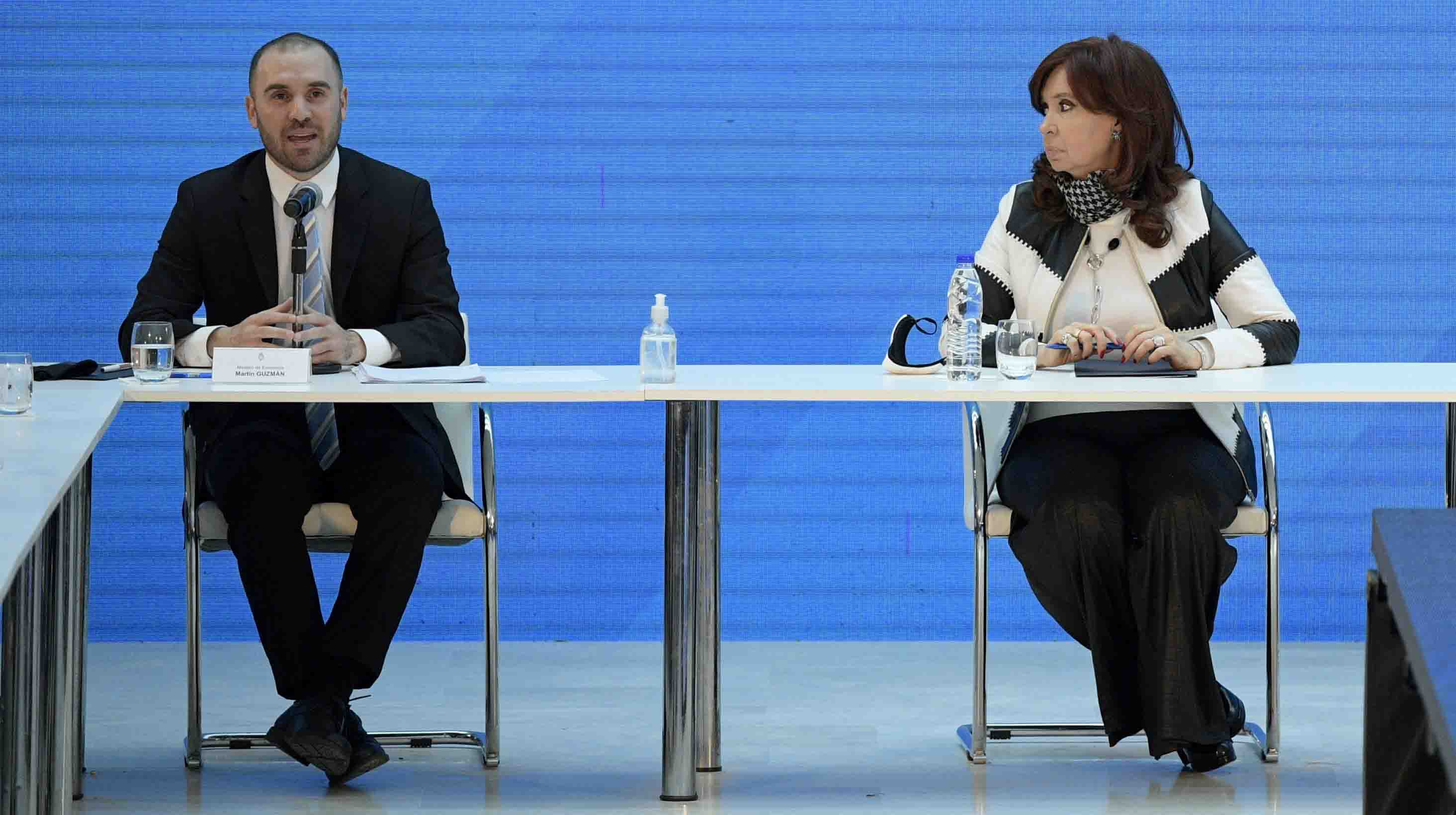 El ministro de Economía Martín Guzmán fue señalado por Cristina Kirchner, pero logró continuar en su cargo. (Foto: Juan Mabromata/Reuters).