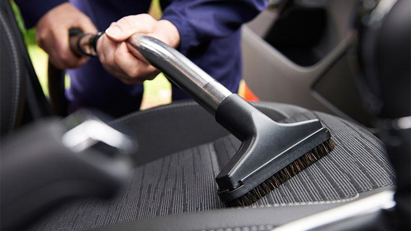 Aprende cómo limpiar el tapizado de un auto fácil y rápido