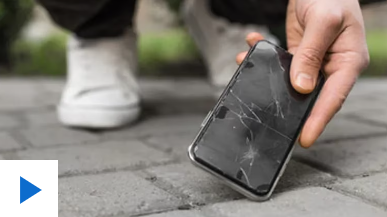 El peor final: se le resbaló el celular de las manos y cayó arriba de algo muy desagradable 