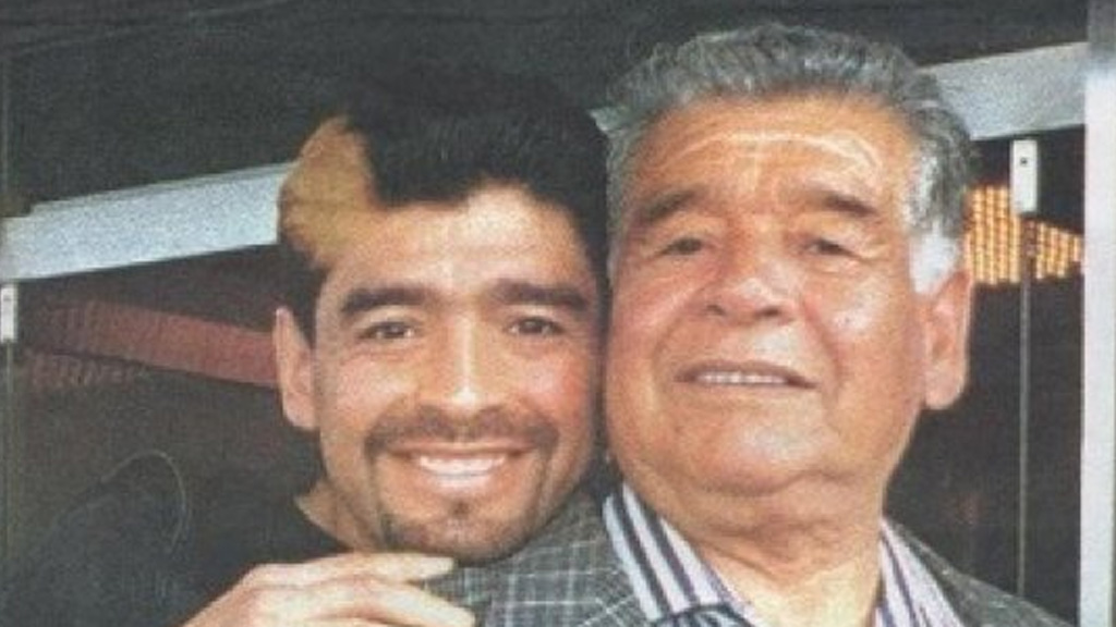 Una imagen vale más que mil palabras: el recuerdo de Maradona por el cumple  de su padre | TN