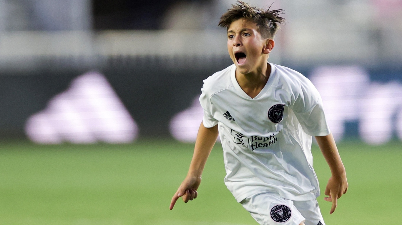 Lionel MESSI salió a la cancha junto a su hijo Thiago en el clásico de  inferiores entre Inter Miami y Orlando City | TN