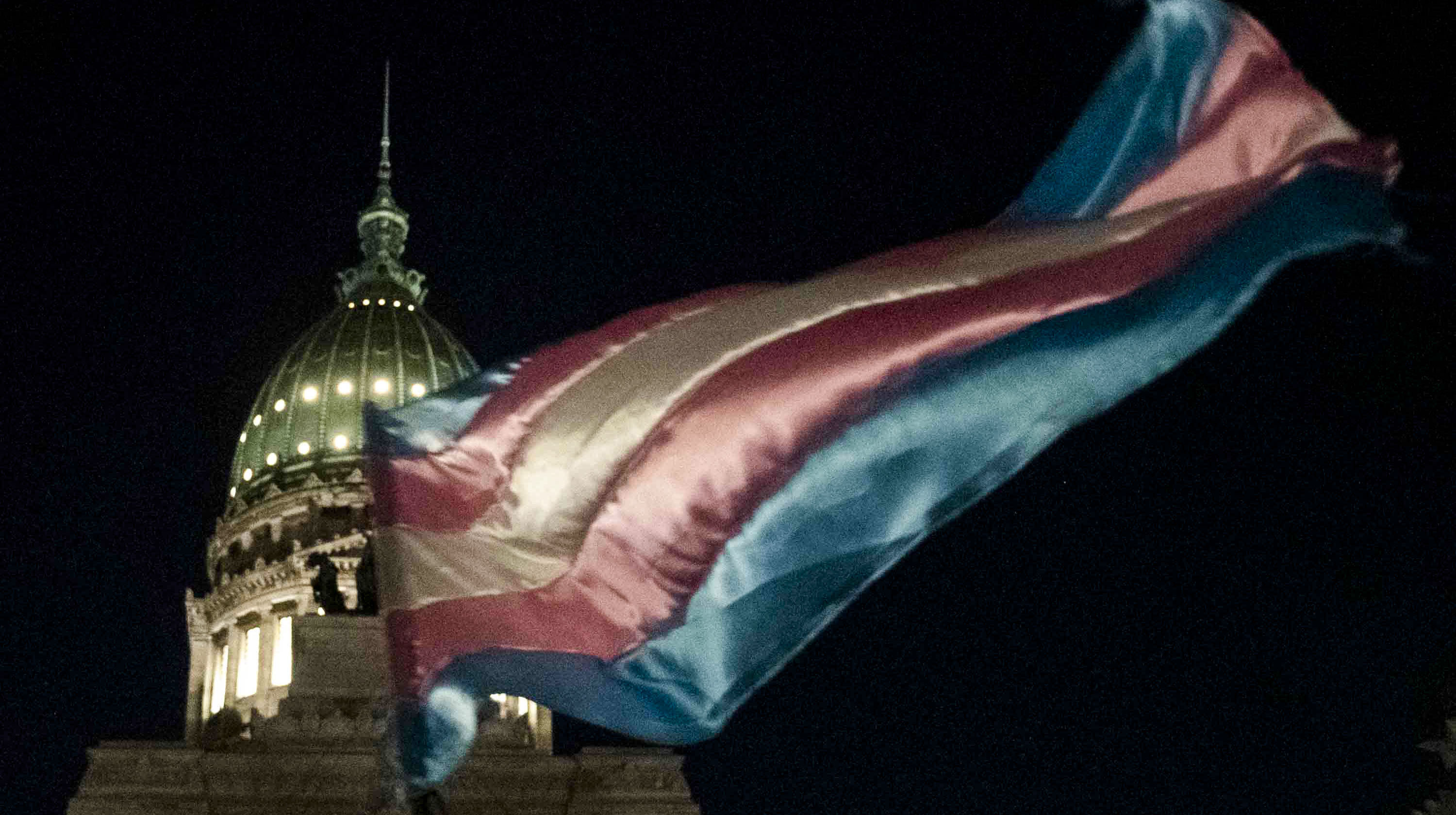 El Congreso aprobó la Ley de cupo laboral para travestis y trans denominada "Diana Sacayán – Lohana Berkins". (Foto: Camila Godoy / Télam)